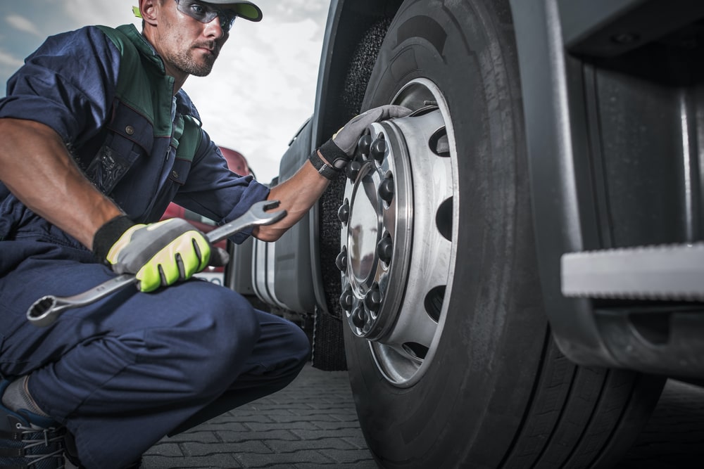 how-to-rotate-truck-tires